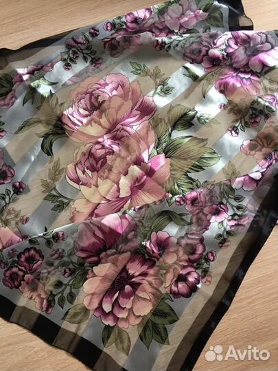 Платки 5 шт. и легкий шарф