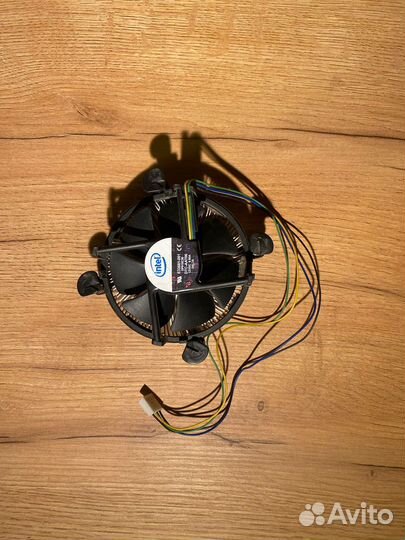 Кулер e33681-001 intel