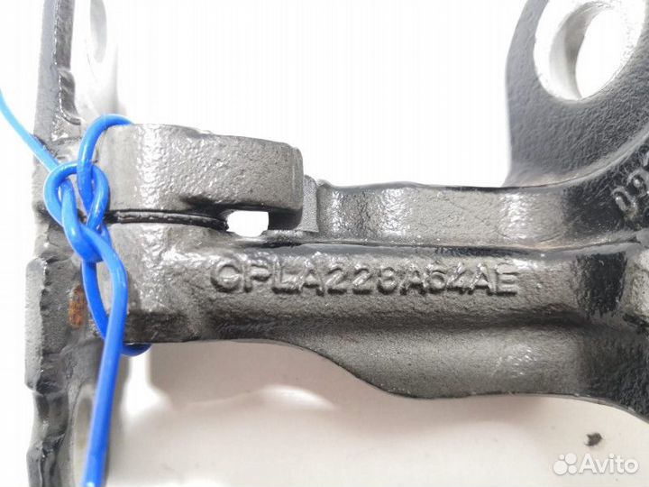 Петля двери передней правой Land Rover