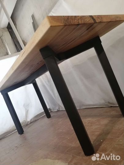 Кухонный стол