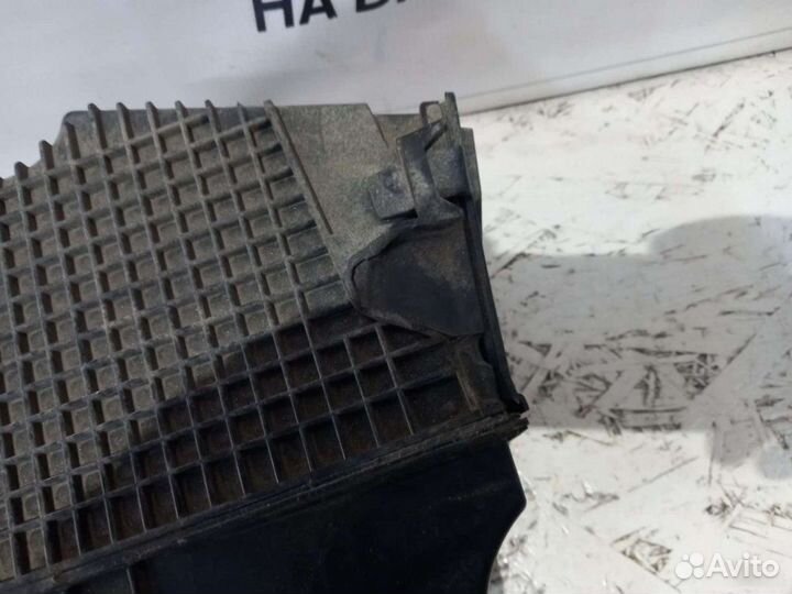 Корпус воздушного фильтра Renault Duster