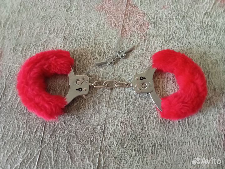 Наручники меховые