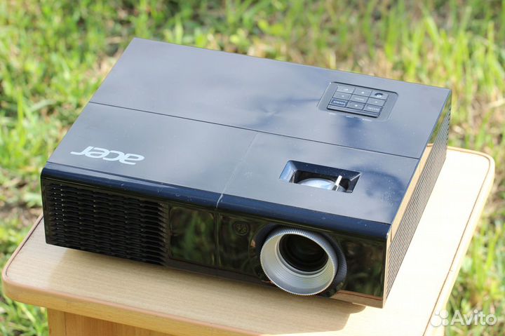 Проектор acer X1270 DLP+навесной экран+vga