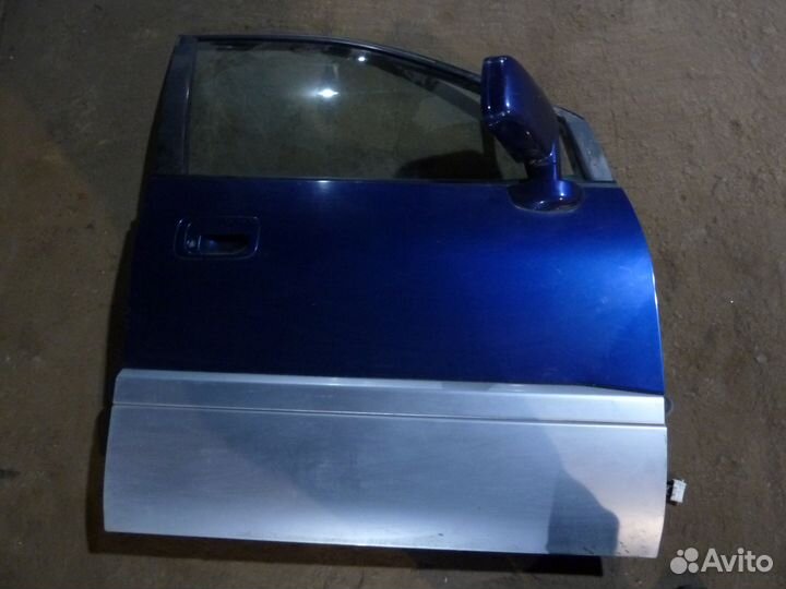 Дверь передняя правая Mitsubishi Space Runner