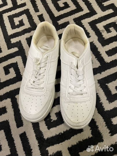 Кроссовки женские 37 размер