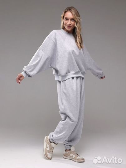 Свитшот женский оверсайз