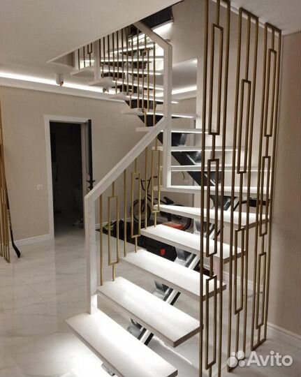 Лестница на металлокаркасе