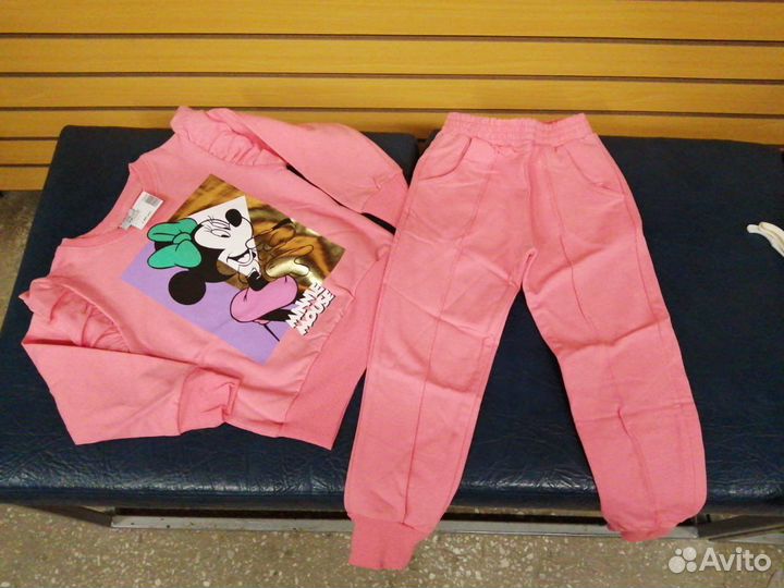 Продам костюмы