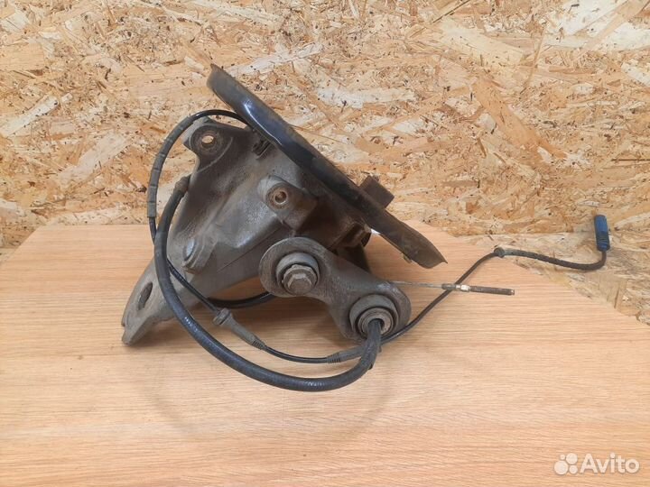 Кулак задний левый BMW Е39