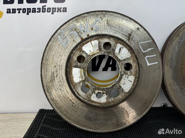 Диск тормозной передний Volkswagen Golf 4 2002