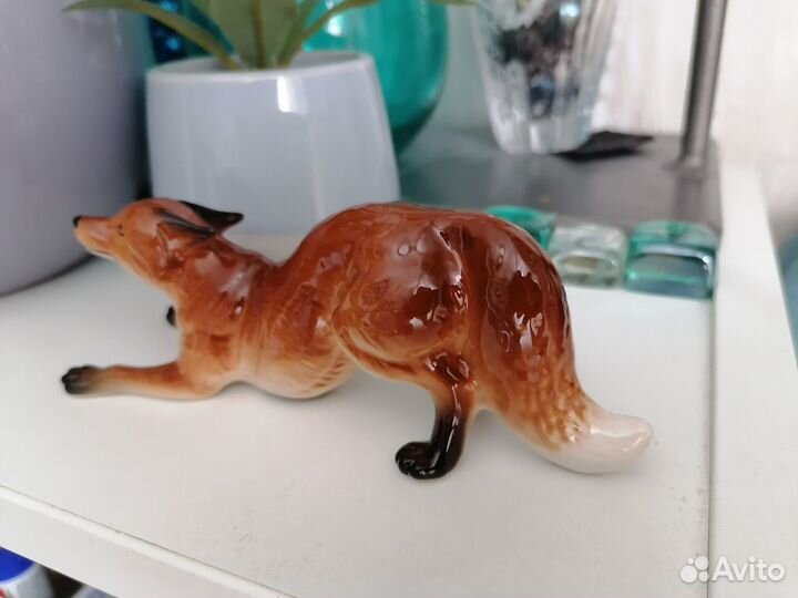 Фарфоровая статуэтка лиса