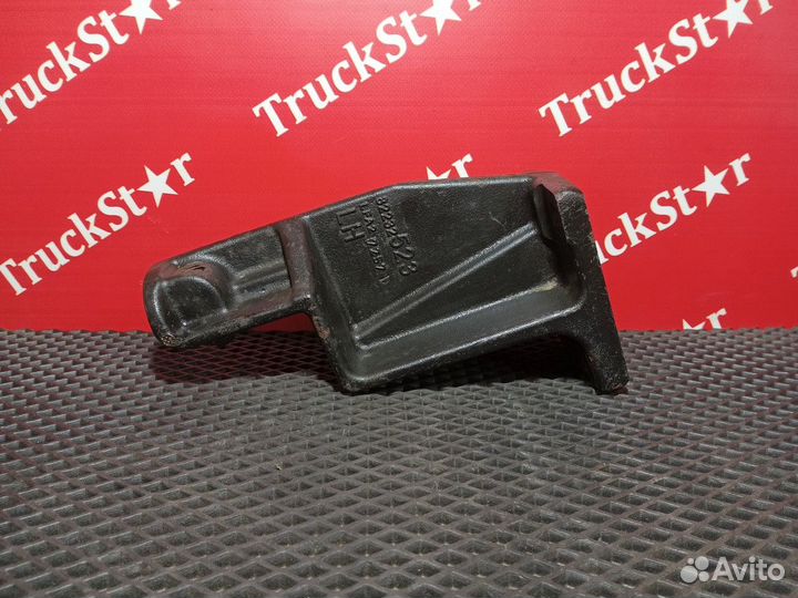 Кронштейн бампера переднего левый Renault T