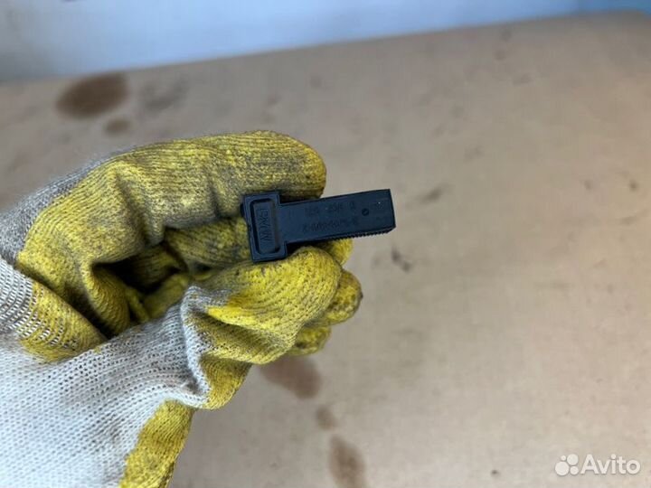 Выключатель Bmw 1-Series E87 N43B16 2010