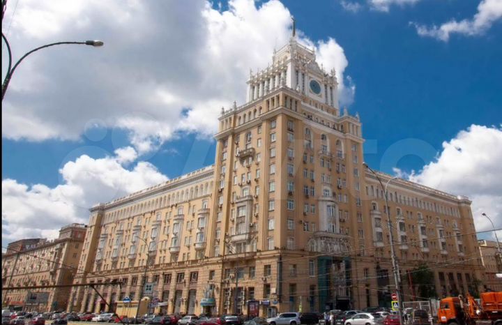 Ресторан, клуб, кальянная, бар 252 м²