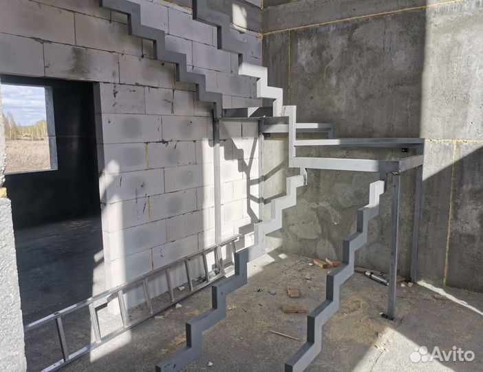 Каркас из метала Лестницы в Коттедж