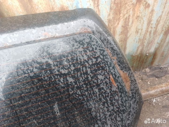 Дверь багажника subaru forester sg5