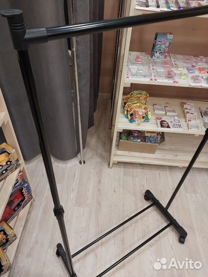 Вешало напольное