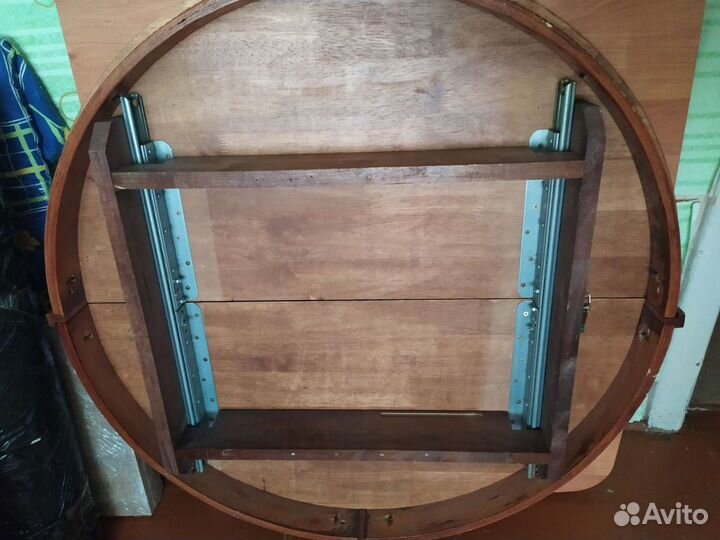 Малазийский стол, 90см. Раскладной