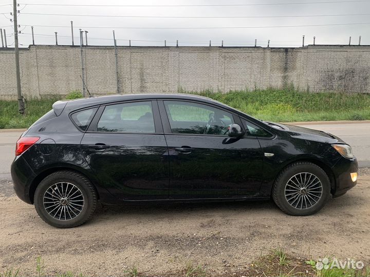 Opel Astra 1.6 МТ, 2011, 192 000 км