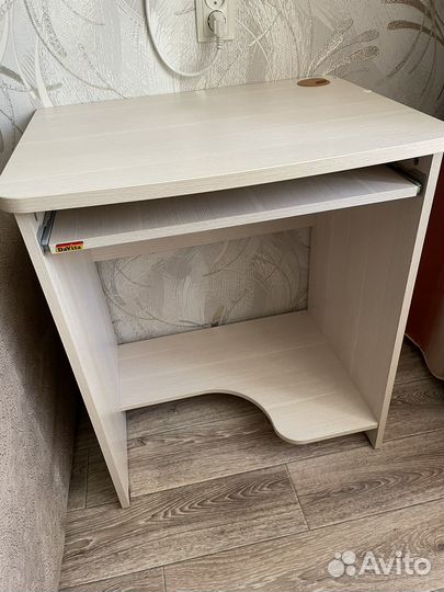 Стол компьютерный