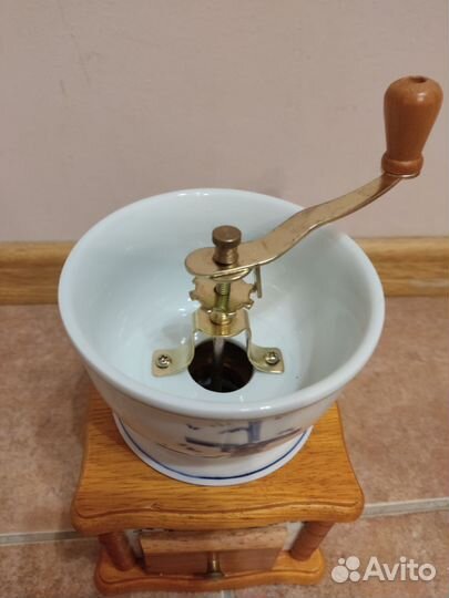 Мельница для кофе ручная