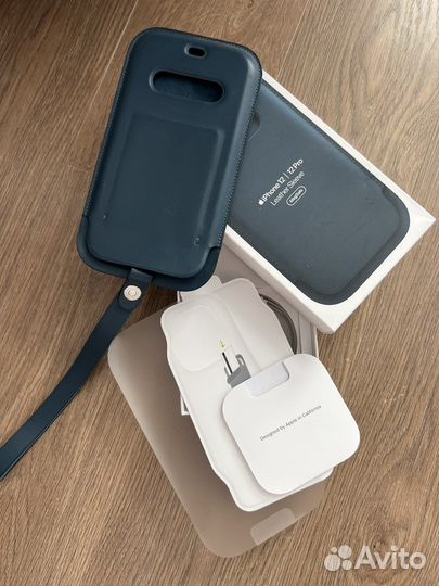 Оригинальные аксессуары Apple iPhone