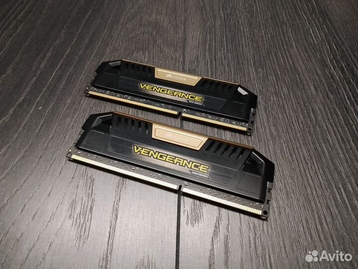 DDR3 Corsair Vengeance Pro 16GB (2x8) 2400MHz