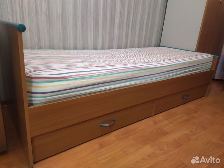 Кровать