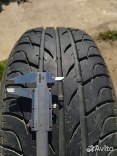 Taurus 401 High Performance 195/60 R15 88V