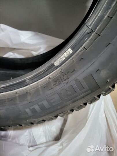 Pirelli Scorpion Ice Zero 2 285/45 R22 114H