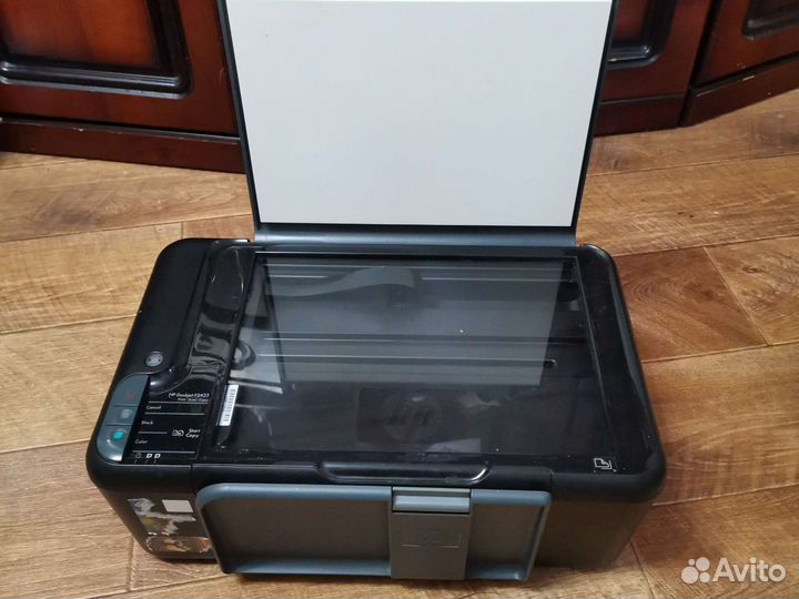 Цветной струйный мфу HP Deskjet F2400