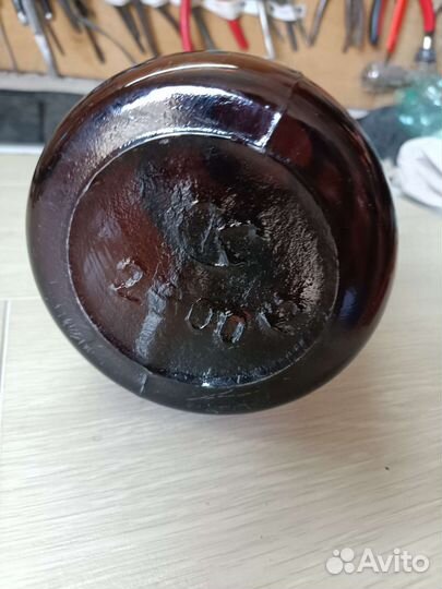 Двухлитровая банка темного стекла