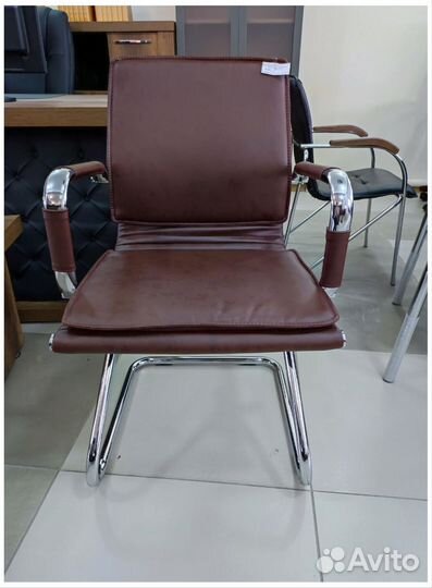 Офисное кресло