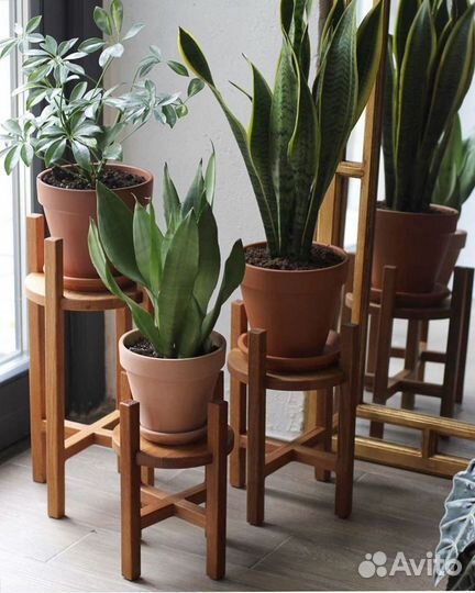 Полка под цветы напольная