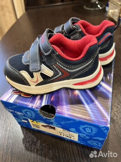 Кроссовки детские