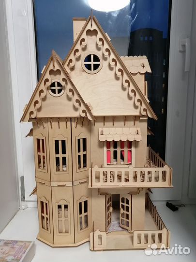 Кукольный домик с мебелью