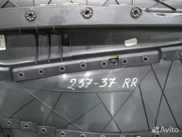 Обшивка двери задней правой от Peugeot 3008 2010