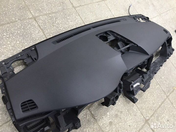 Торпедо панель приборов Toyota Sienna