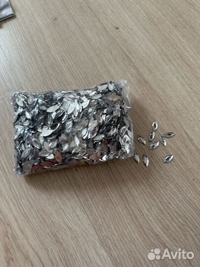 Стразы клеевые