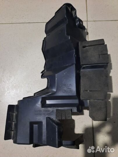 Дефлектор радиатора передний левый Lexus Lx570