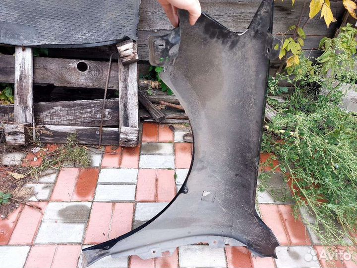 Правое крыло на Volkswagen Jetta 6