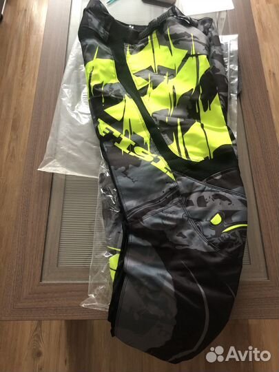Продам мотокостюм