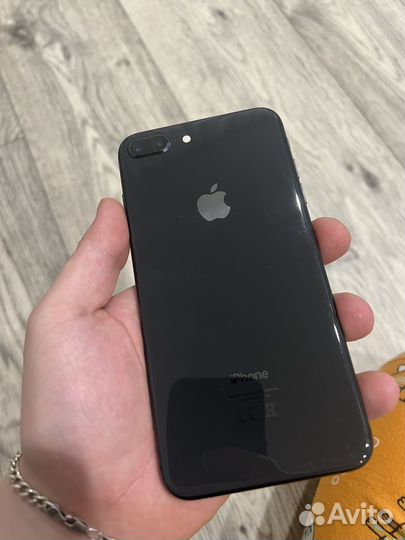 iPhone 8 Plus, 64 ГБ