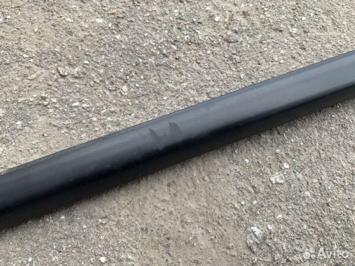 Молдинг стекла задней правой двери Focus 3