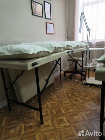 Продам новую кушетку, стул, светильник