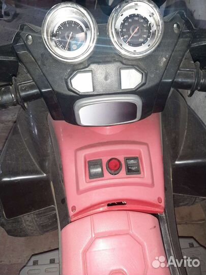 Детский квадроцикл на аккумуляторе