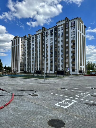 2-к. квартира, 54 м², 2/10 эт.