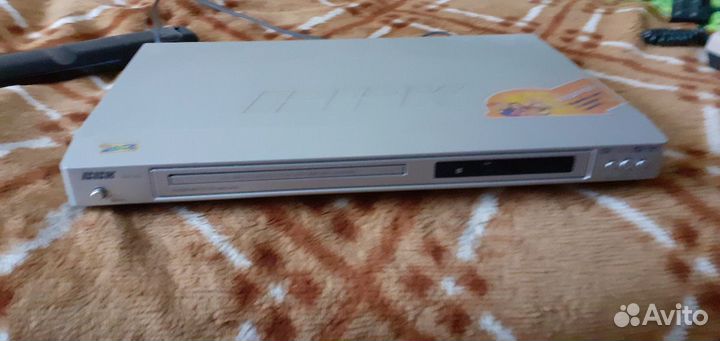 Продаю DVD плеер