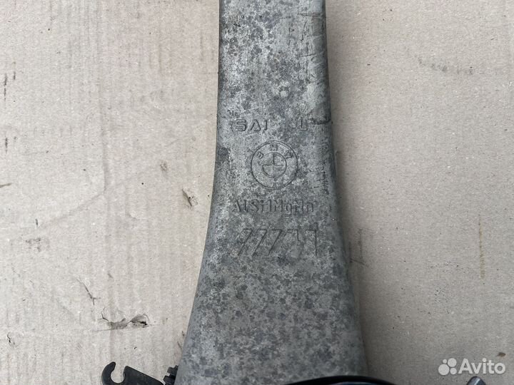 Кулак передний левый на BMW M8 F91 F92