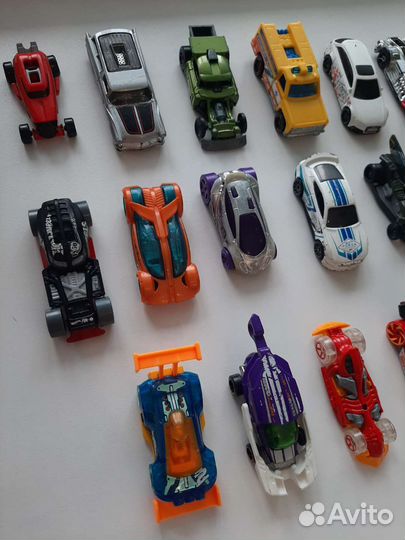 Hot wheels машинки 17 шт
